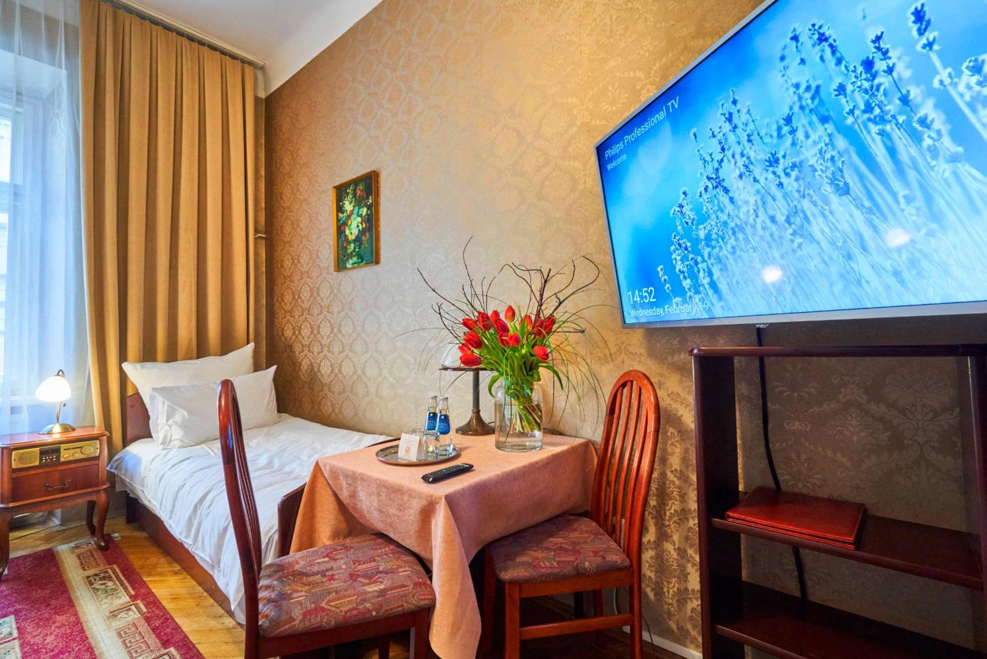 Pollera Hotel Cracovia