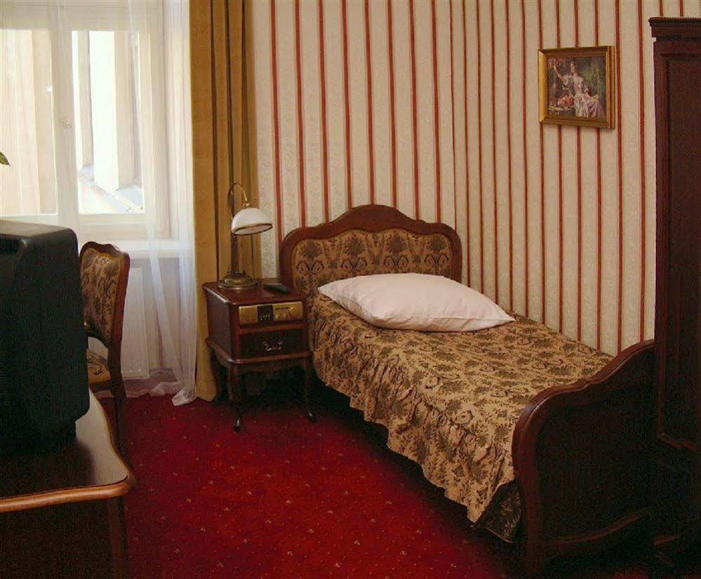 Pollera Hotell 3*